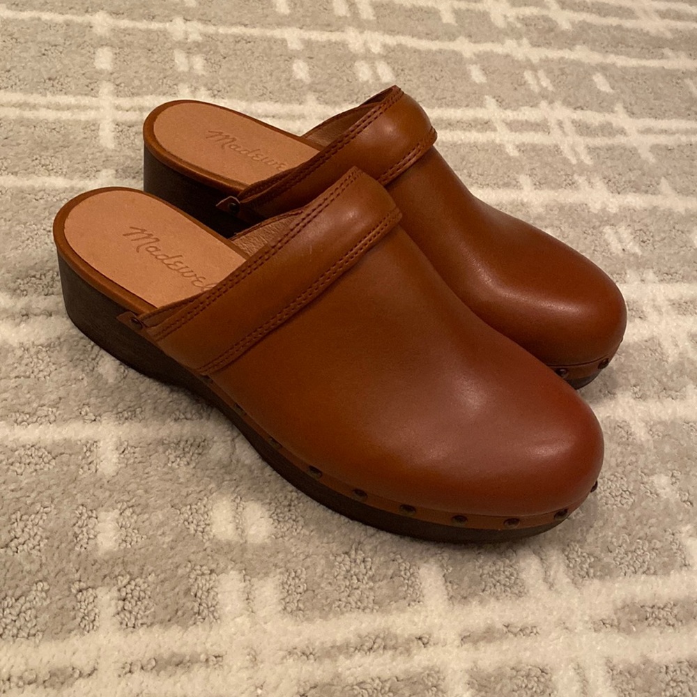 Madewell leather clogs